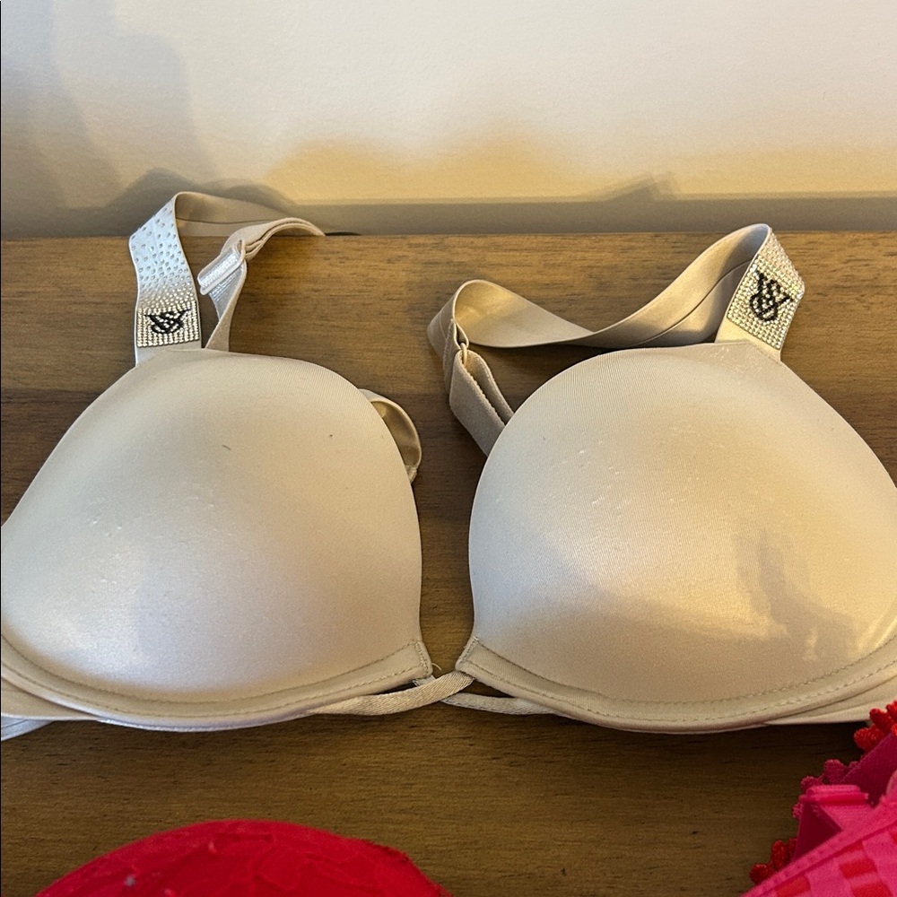 Bundle of VS bras size 34A